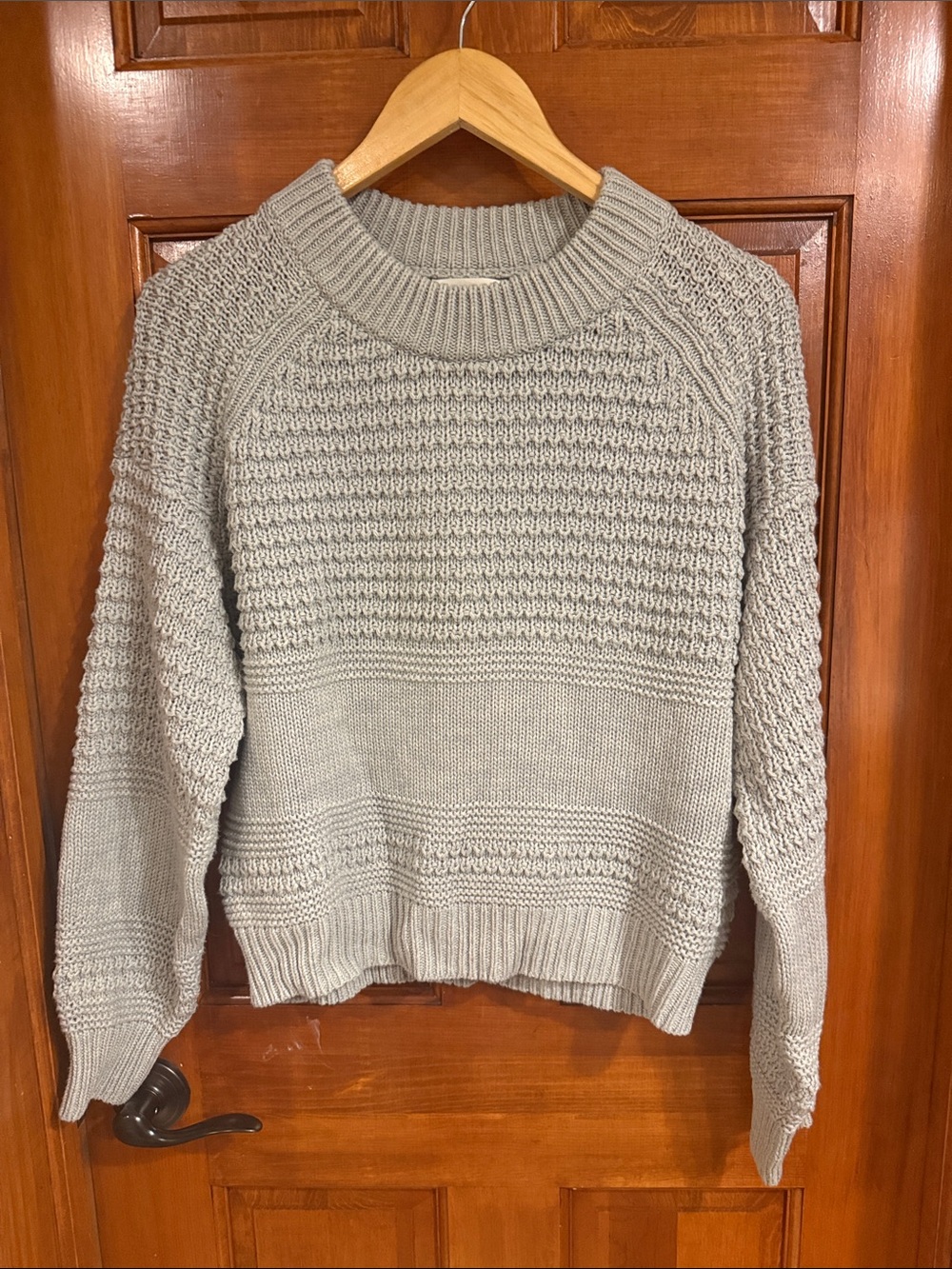 Universal Thread Light Gray Chunky Crewneck Sweater